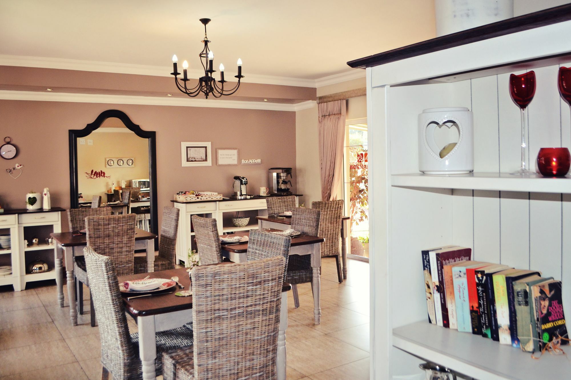 Bokmakierie Gastehuis Emalahleni Pty Ltd Buitenkant foto
